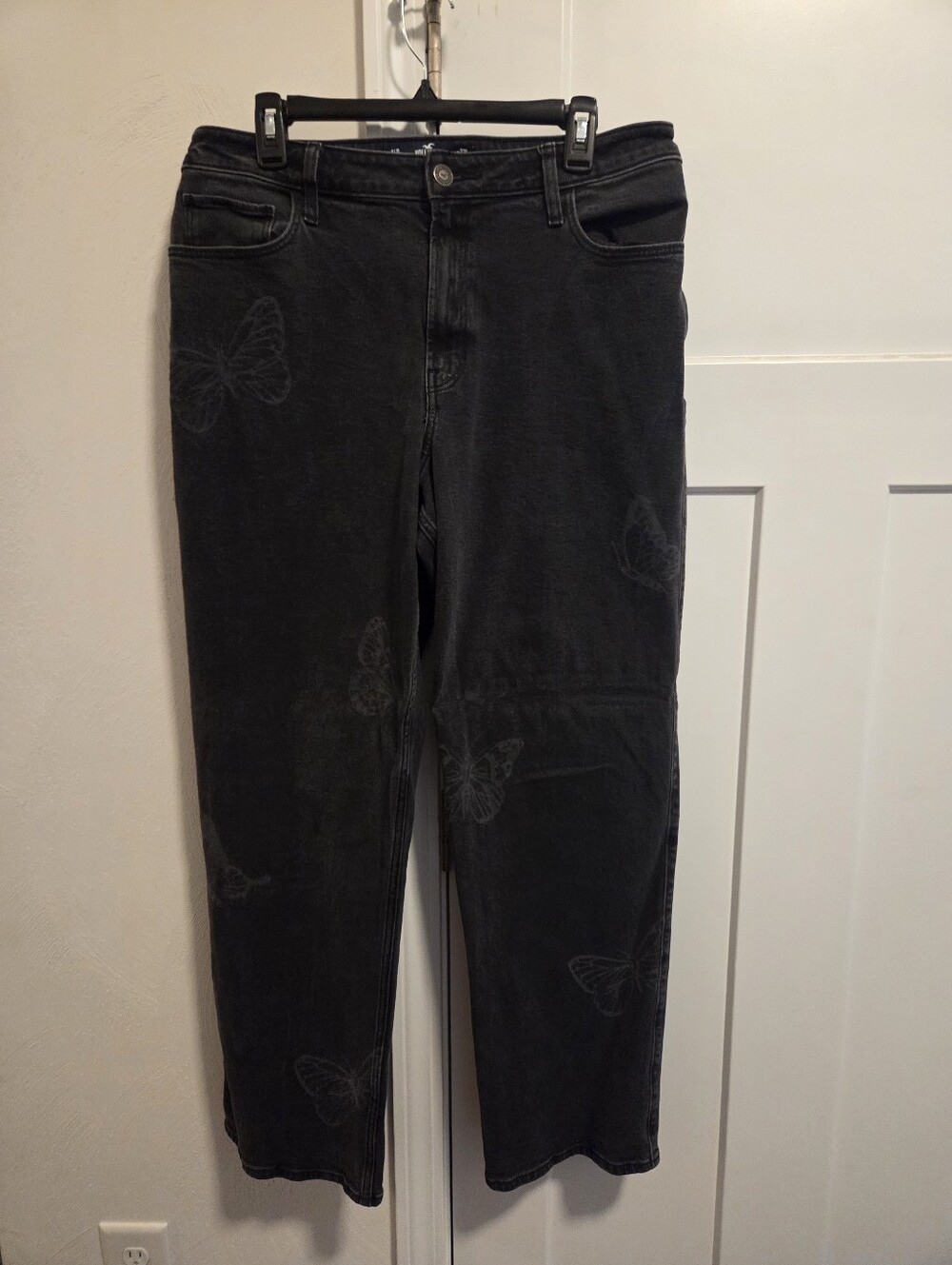 Hollister Black Butterfly Print Jeans Womens Size 14 R